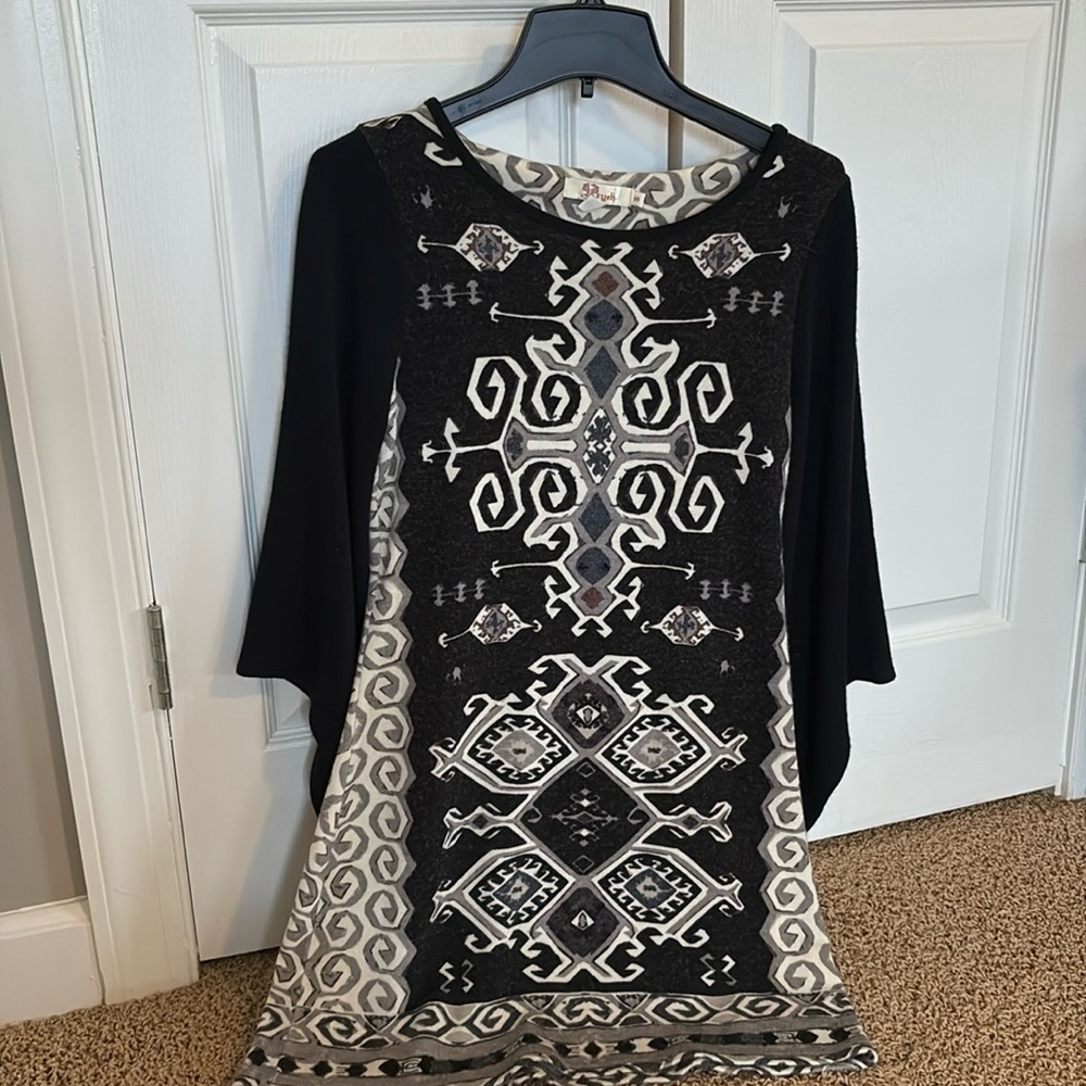 Small Anthropology Aryeh long sleeve knit dress!